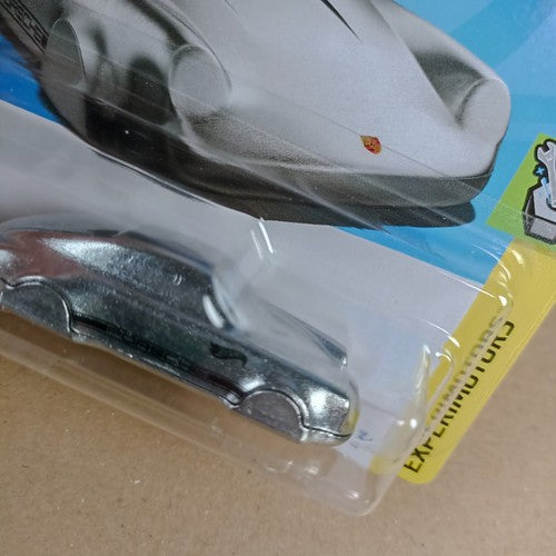 Hot Wheels 2024 Porsche 911 Carrera #134 Short Card Experimotors Keychain