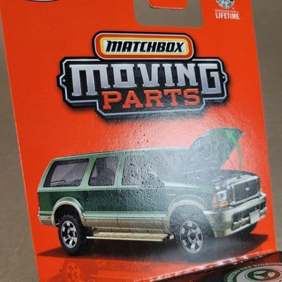 2026 Matchbox Moving Parts 2004 Ford Excursion Green #41 Card Damage
