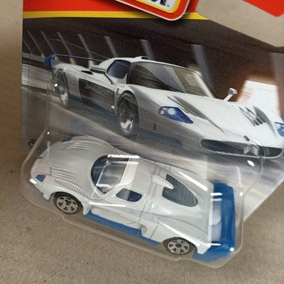 2025 Matchbox Mainline 2004 Maserati MC12 Weiß Diecast-Modellauto 86/125 Short Card