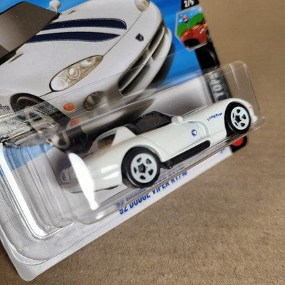 2026 Hot Wheels 1992 Dodge Viper RT/10 White Treasure Hunt Rh Short Card