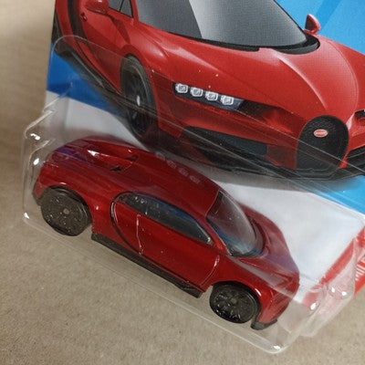 Hot Wheels '16 Bugatti Chiron Red Quarter Mile Heroes Short Card 2025
