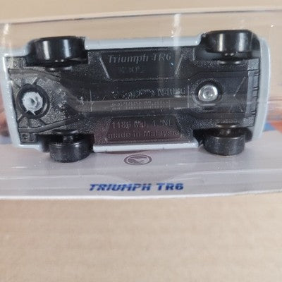 2025 Hot Wheels Triumph TR6 Treasure Hunt Short Card