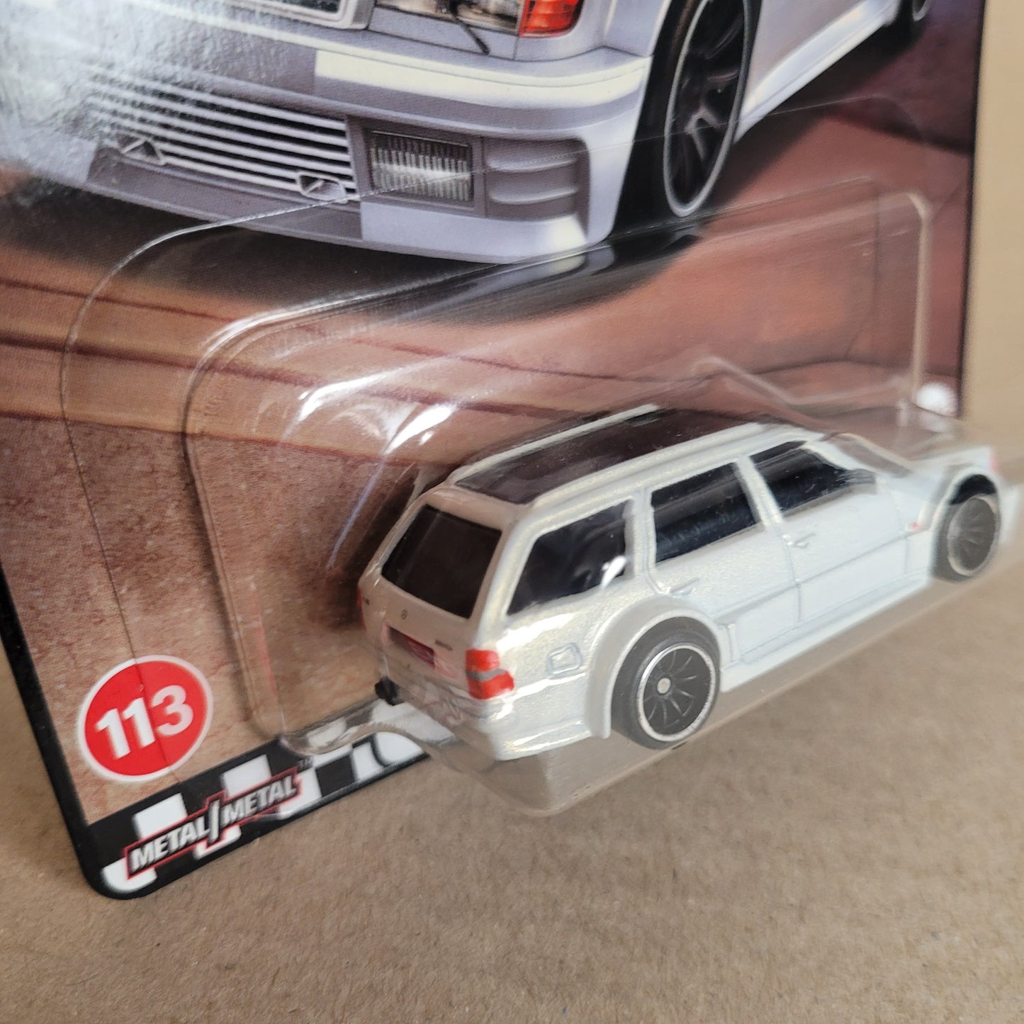 Hot Wheels Premium Boulevard – Mercedes-Benz E 36 AMG (White) #113