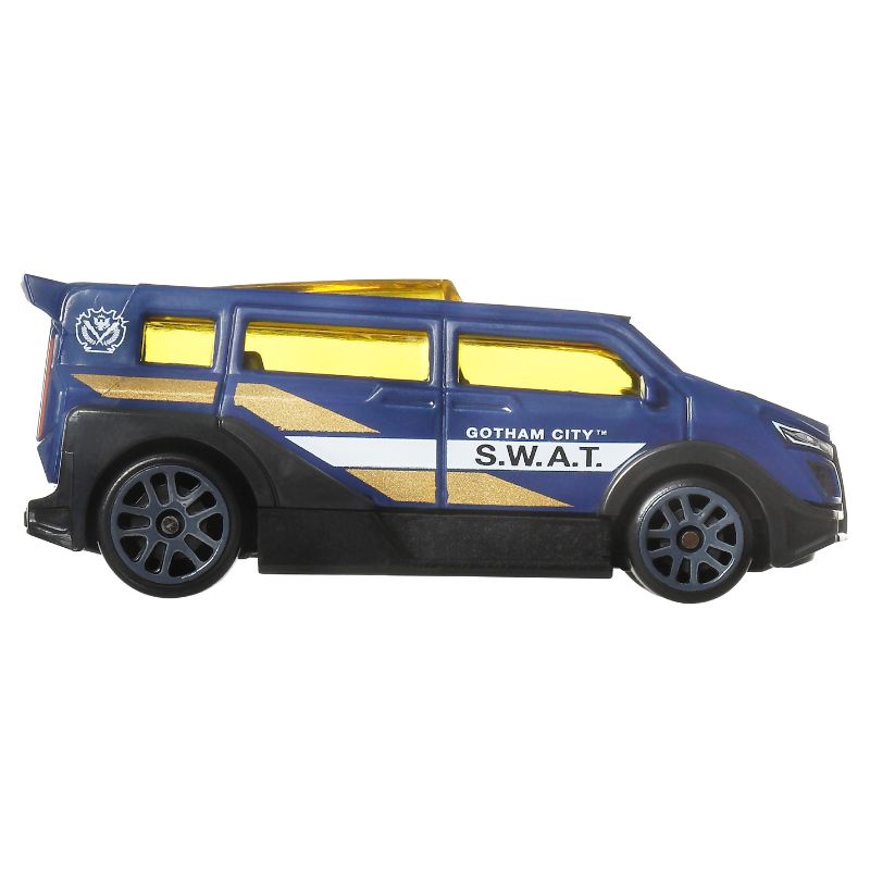 Hot Wheels Batman T Speedbox 7/15 JKW95 Diecast Toy Car (HDG89)