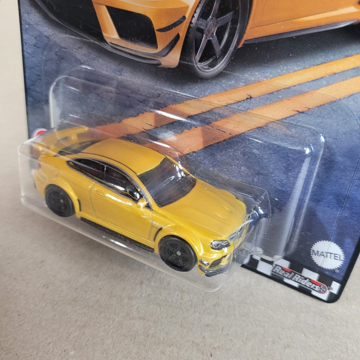 HOT WHEELS PREMIUM BOULEVARD '12 MERCEDES-BENZ C 63 AMG COUPE HKF23 Yellow